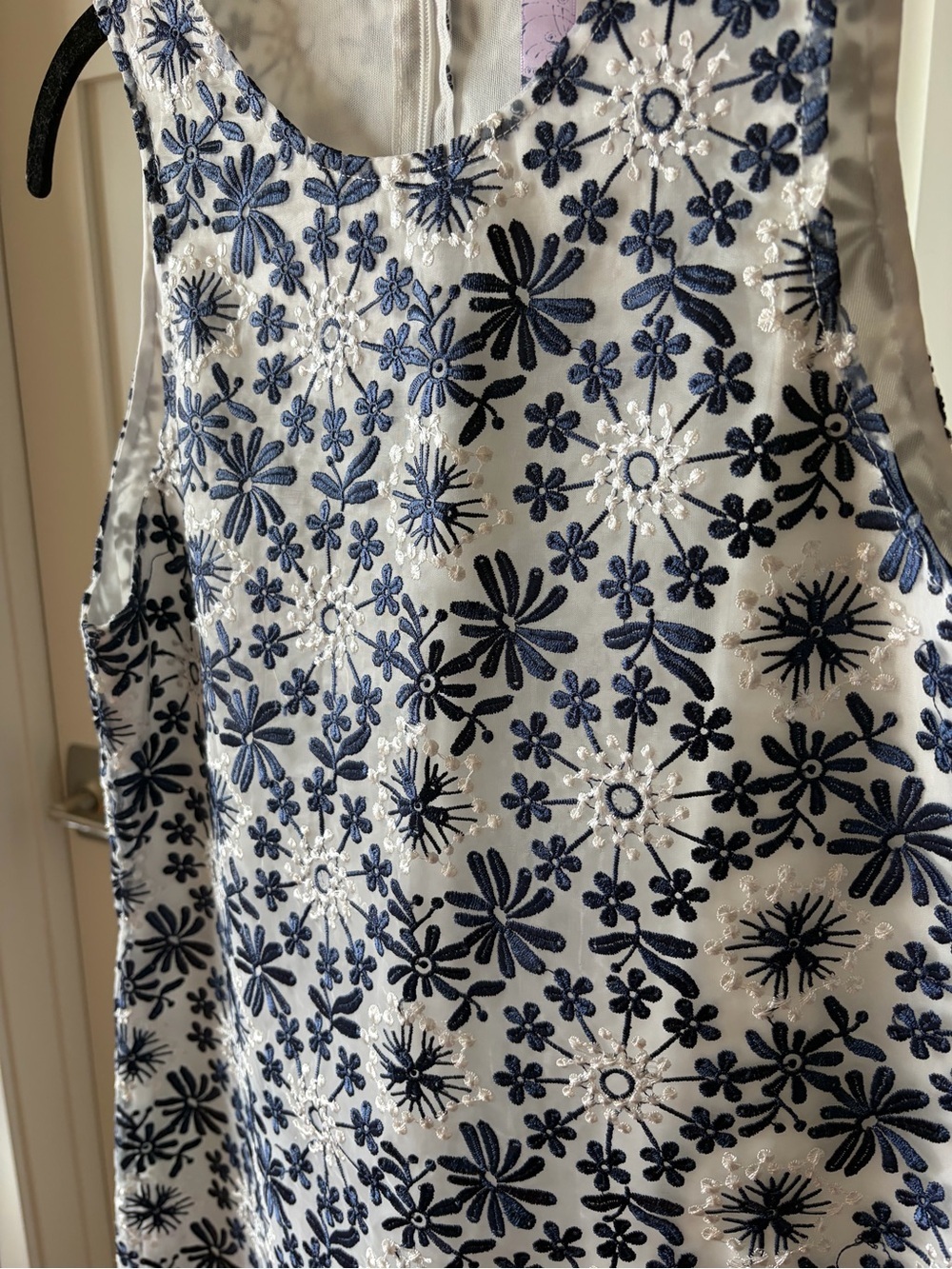 Alya Blue White Embroidered Floral Dress Medium Sleeveless Shift - Picture 4 of 4